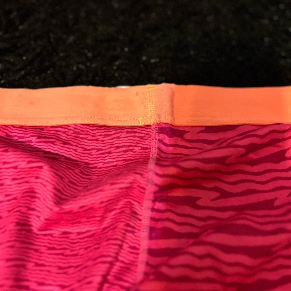 Nike Pro Size M Girls Pink and Orange Animal Print 3/4 Length Leggings A3